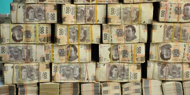 Escort extorsiona con 2 millones de pesos a cliente; lo acusa de violación
