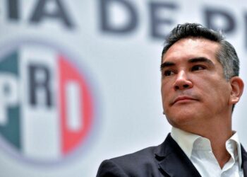 Así es la casa de 450 millones de pesos con playa privada de Alito Moreno 