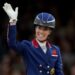 La tres veces medallista de oro olímpica, fue exhibida dándole latigazos en repetidas ocasiones a un caballo