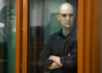 Periodista estadounidense acusado de espionaje es condenado a 16 años de cárcel en Rusia
