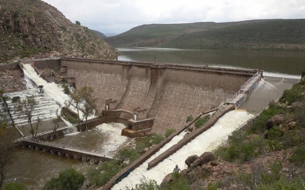 El desfogue de agua de la presa San José es una medida de prevención y no un desperdicio, dice el Interapas