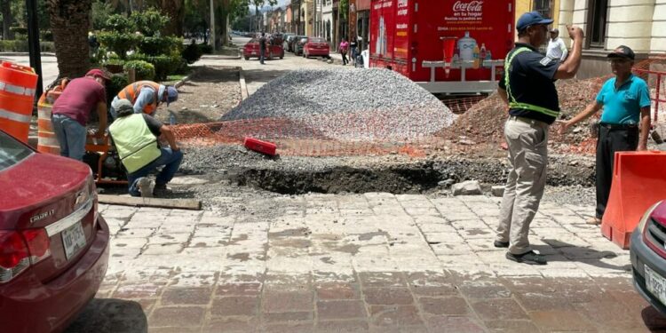 Entre la desesperación y el olvido, vecinos padecen lentitud en obras del Paseo Esmeralda y las calles bloqueadas de San Miguelito