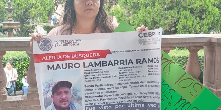 Familia pide apoyo para la rápida localización de Mauro Lambarria