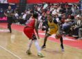 Con angustioso final y resultado de un punto de diferencia, los Santos ganaron el primer juego de la serie a los Diablos Rojos.