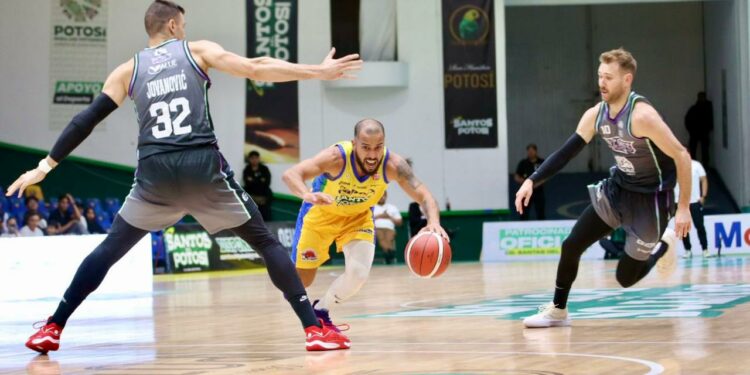 Los Halcones de Xalapa se impusieron en el segundo juego de la serie a Santos por 79 a 72