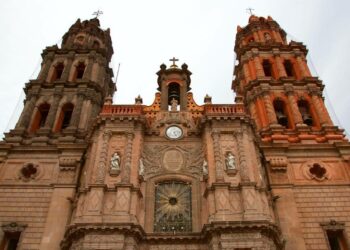 VIDEO: Persona daño pintura con más de 200 años de antigüedad en la Catedral Metropolitana