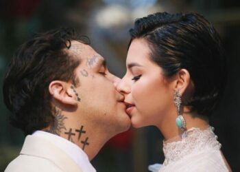 Christian Nodal publica primeras fotos con Ángela Aguilar como recién casados