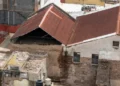 El Teatro Alarcón está colapsando; se derrumbó una barda.