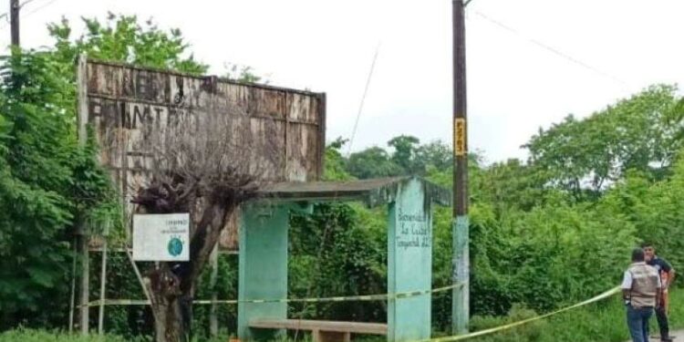Localizan a bebé sin vida en una parada de camión de Tamazunchale
