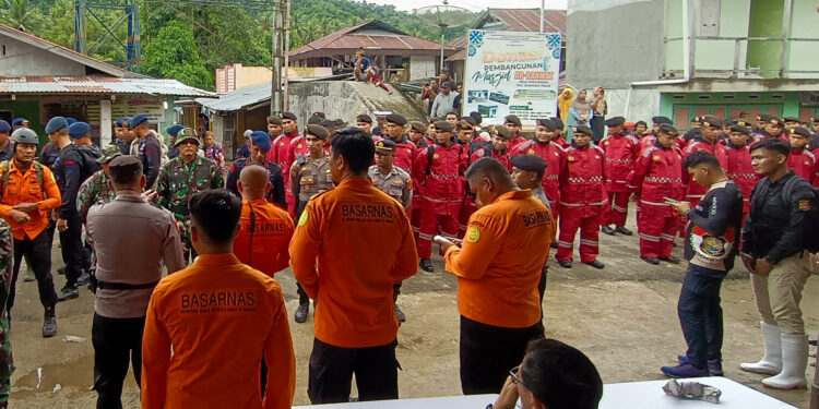 Un deslizamiento de tierra deja 23 muertos en Indonesia