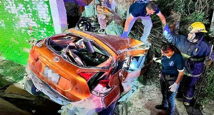 Después de robar una camioneta, ladrones mueren en choque volcadura en la carretera a Matehuala