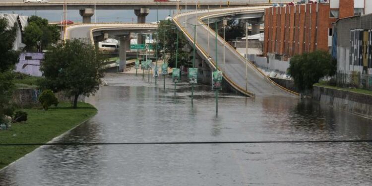 Nadar en el Río Santiago representa un riesgo significativo para la salud, alerta Coepris