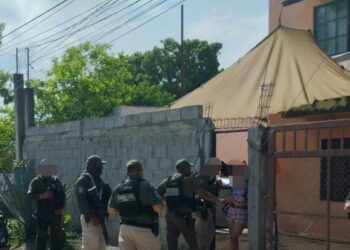 Muere un hombre que fue baleado afuera de su casa