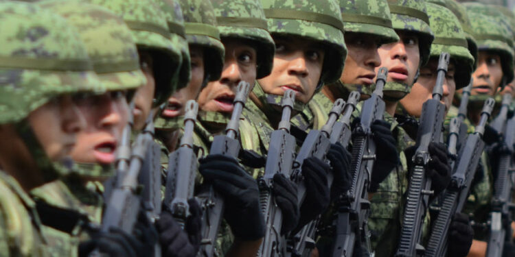 Sinaloa: arriban 200 soldados para reforzar seguridad tras detención del Mayo Zambada