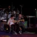 VIDEO: Coldplay sorprende al invitar a Michael J. Fox a tocar la guitarra en Glastonbury