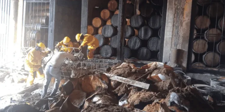 Seis personas fallecidas tras explosión de tequilera en Jalisco