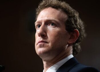 Zuckerberg revela impactantes presiones del gobierno de Biden para eliminar contenidos sobre el Covid