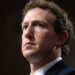 Zuckerberg revela impactantes presiones del gobierno de Biden para eliminar contenidos sobre el Covid