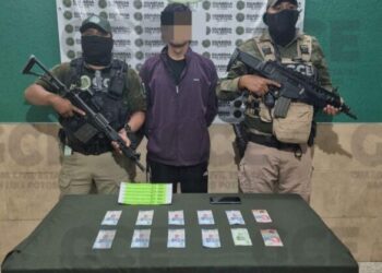Atrapan a una persona con pulseras falsificadas para ingresar al Teatro del Pueblo de la Fenapo