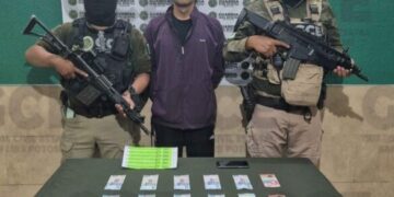 Atrapan a una persona con pulseras falsificadas para ingresar al Teatro del Pueblo de la Fenapo