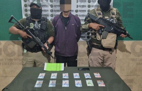 Atrapan a una persona con pulseras falsificadas para ingresar al Teatro del Pueblo de la Fenapo