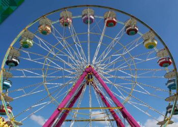 Serio accidente en la Feria Nacional Potosina: Una mujer fallece al caer de la rueda de la fortuna