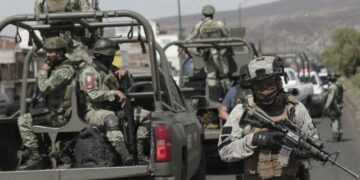 Tres sicarios son abatidos por soldados en la base de las ‘autodefensas’ en Michoacán