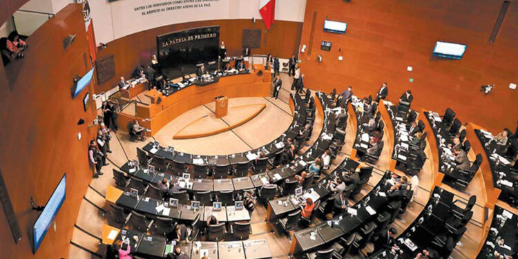 Morena y aliados suman a dos senadores del PRD, se quedan a uno de la mayoría constitucional