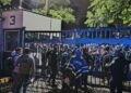 Acusan a un jefe de policía de golpear a un estudiante en la cabeza en la Ciudad de México