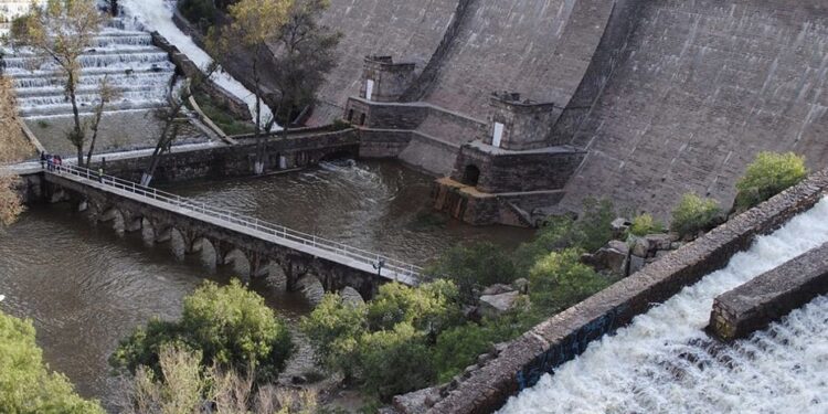 Las lluvias de la última semana causaron que varias presas se desbordaran en SLP
