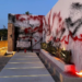 Activistas climáticos pintan de rojo y negro mansión de Messi en Ibiza