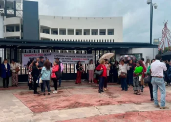 Los trabajadores del PJE hacen una amenaza de paro