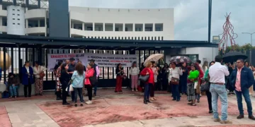 Los trabajadores del PJE hacen una amenaza de paro