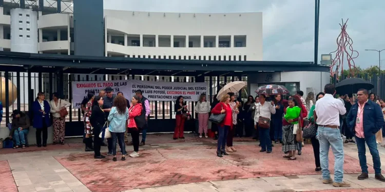 Los trabajadores del PJE hacen una amenaza de paro