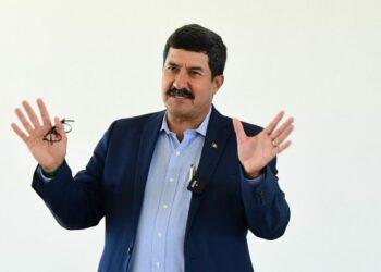 La Fiscalía Anticorrupción de Chihuahua dice que Corral es buscado por la justicia; el fiscal de la Ciudad de México afirma: “No lo protegí”