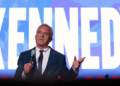 Robert F. Kennedy Jr., que era candidato independiente, decide dejar su campaña y dar su apoyo a Trump