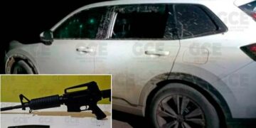 En Villa de Arista encuentran camioneta abandonada con arma larga y cartuchos