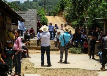 Conflictos, obstrucciones y ataque a helicóptero a una semana de una votación especial en Chiapas