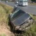 En la carretera 57 se abandonó un automóvil volcado