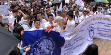 Los estudiantes de la UNAM responden a AMLO y Sheinbuam, defendiendo su derecho a la protesta