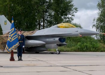 Zelensky confirma la llegada a Ucrania de cazas F-16 y anuncia inicio de un “nuevo capítulo” en la guerra contra Rusia