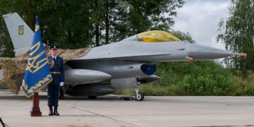 Zelensky confirma la llegada a Ucrania de cazas F-16 y anuncia inicio de un “nuevo capítulo” en la guerra contra Rusia
