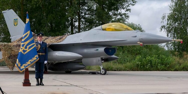 Zelensky confirma la llegada a Ucrania de cazas F-16 y anuncia inicio de un “nuevo capítulo” en la guerra contra Rusia