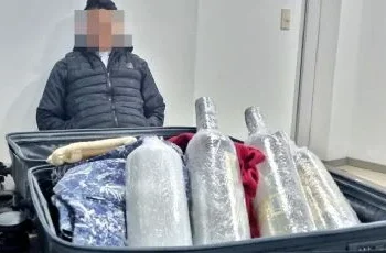 Un presunto diácono mexicano es arrestado por llevar drogas sintéticas en su equipaje