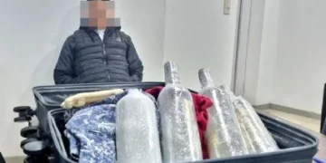Un presunto diácono mexicano es arrestado por llevar drogas sintéticas en su equipaje