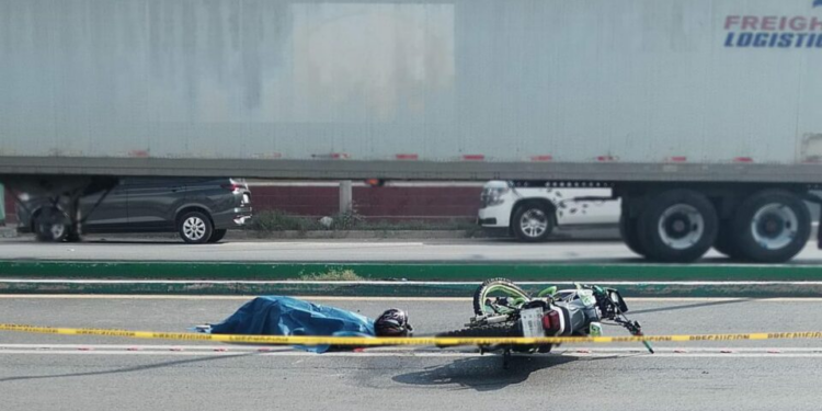 Un motociclista falleció luego de ser atropellado en Avenida Industrias.