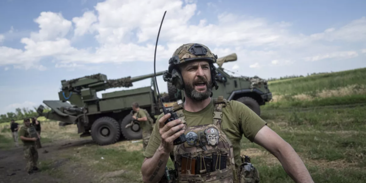Por temor a una guerra más extensa con Rusia, los países de Europa buscan más reclutas o recurren al servicio militar obligatorio