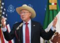 Según Ken Salazar, la reforma judicial de AMLO amenaza la relación comercial con Estados Unidos