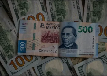 Peso mexicano se deprecia: desafía los 19.50 por dólar