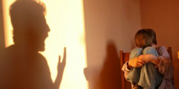 En San Miguelito, la policía arresta a un hombre por maltratar a su hijo y a su pareja